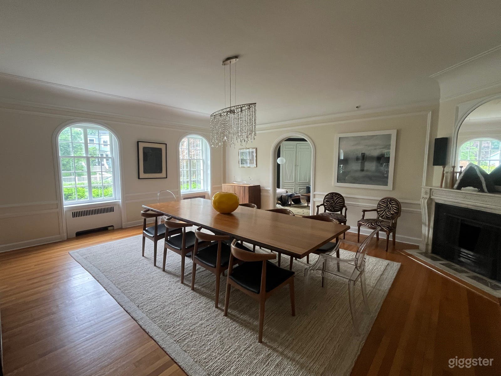 Large, upscale Montclair Victorian home Photo 2