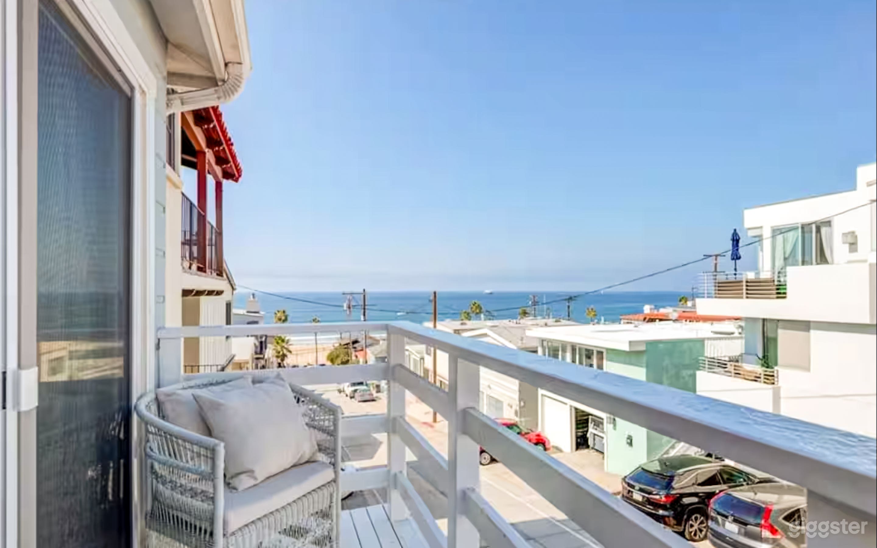 Elegant Modern Home with Expansive Layout & Natural Light Photo 3