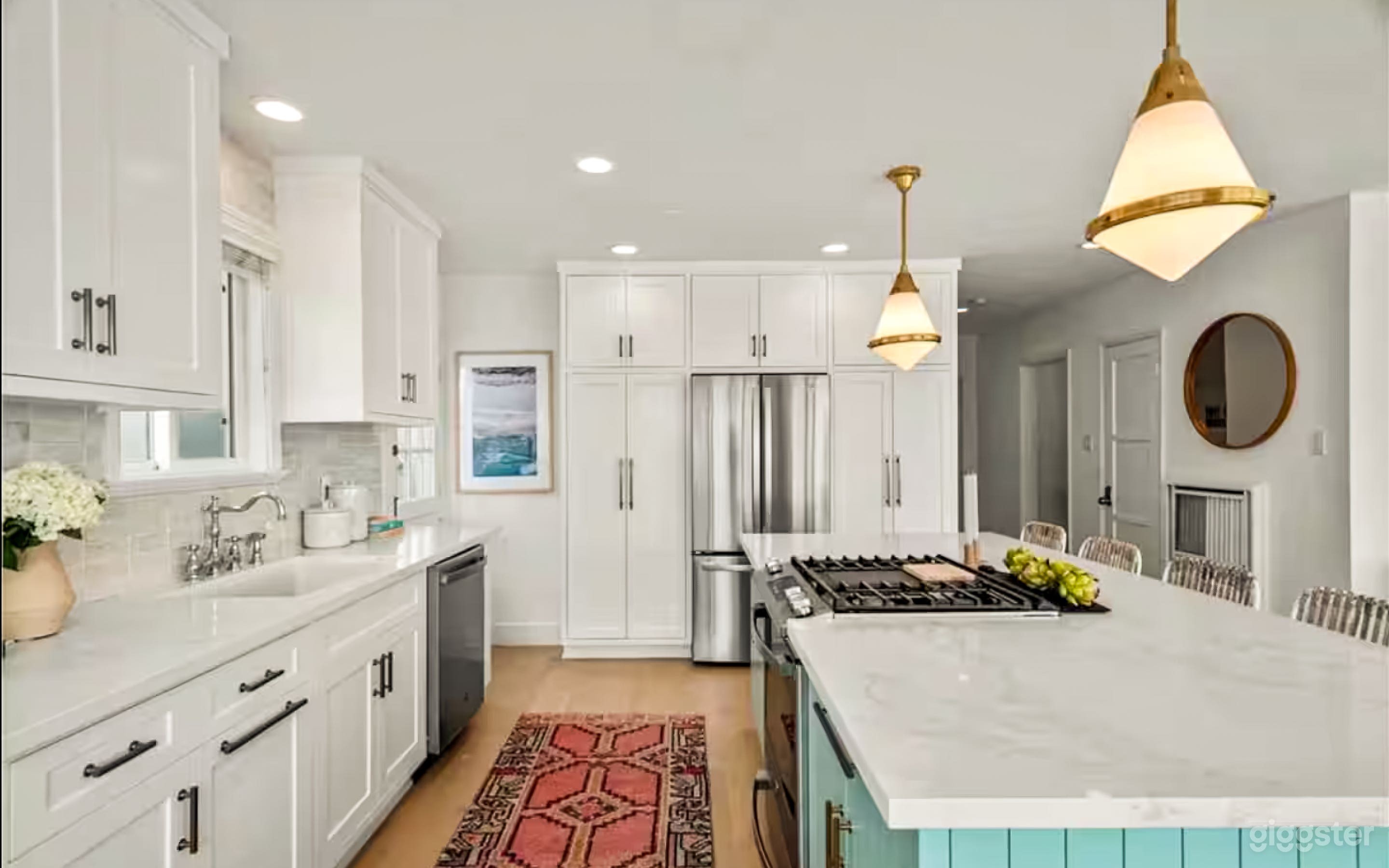 Elegant Modern Home with Expansive Layout & Natural Light Photo 2