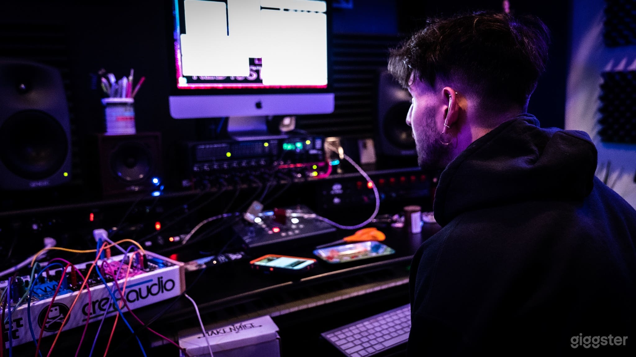 Extraordinary Recording Studio Right Off the Highway Photo 4