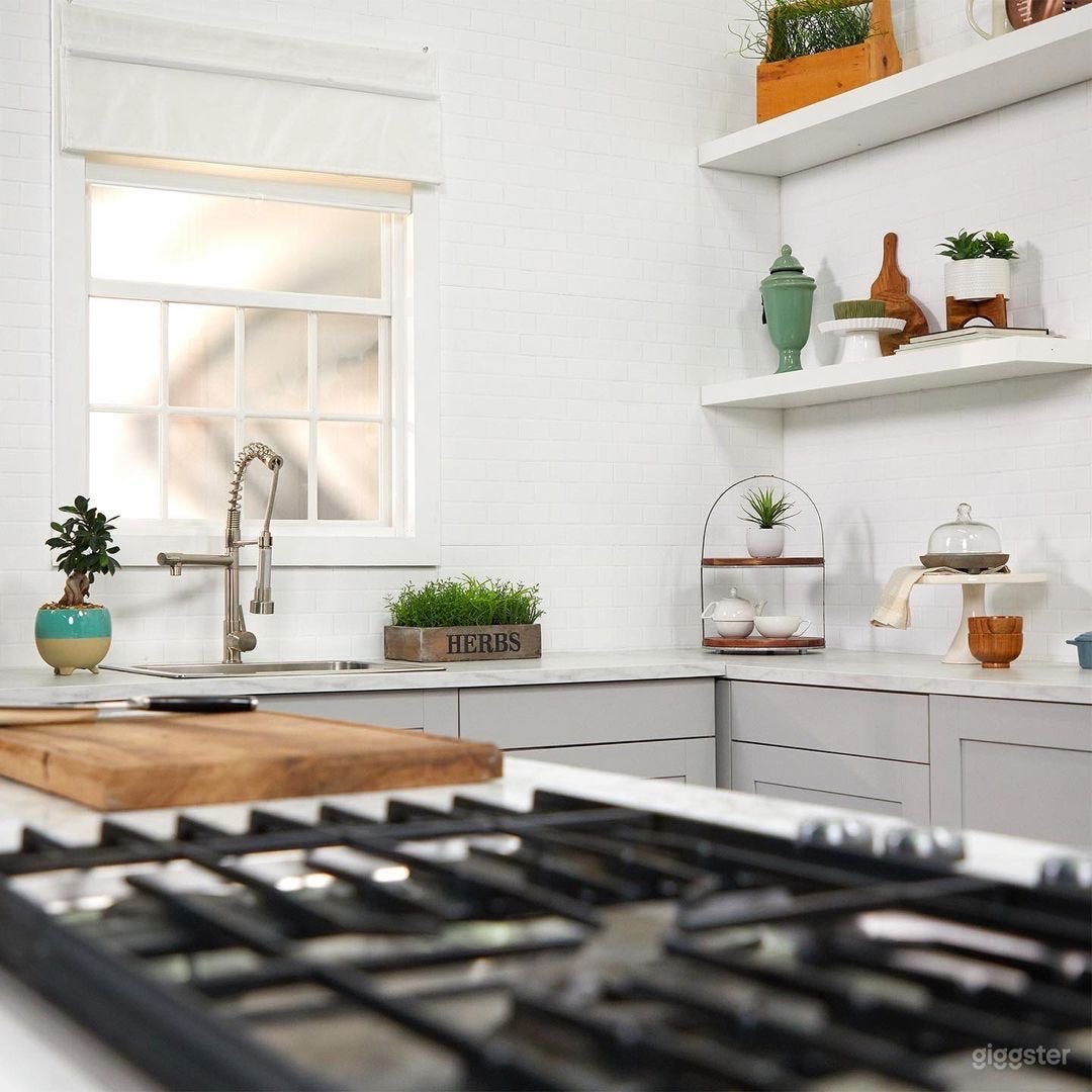 Set Kitchen With Window 