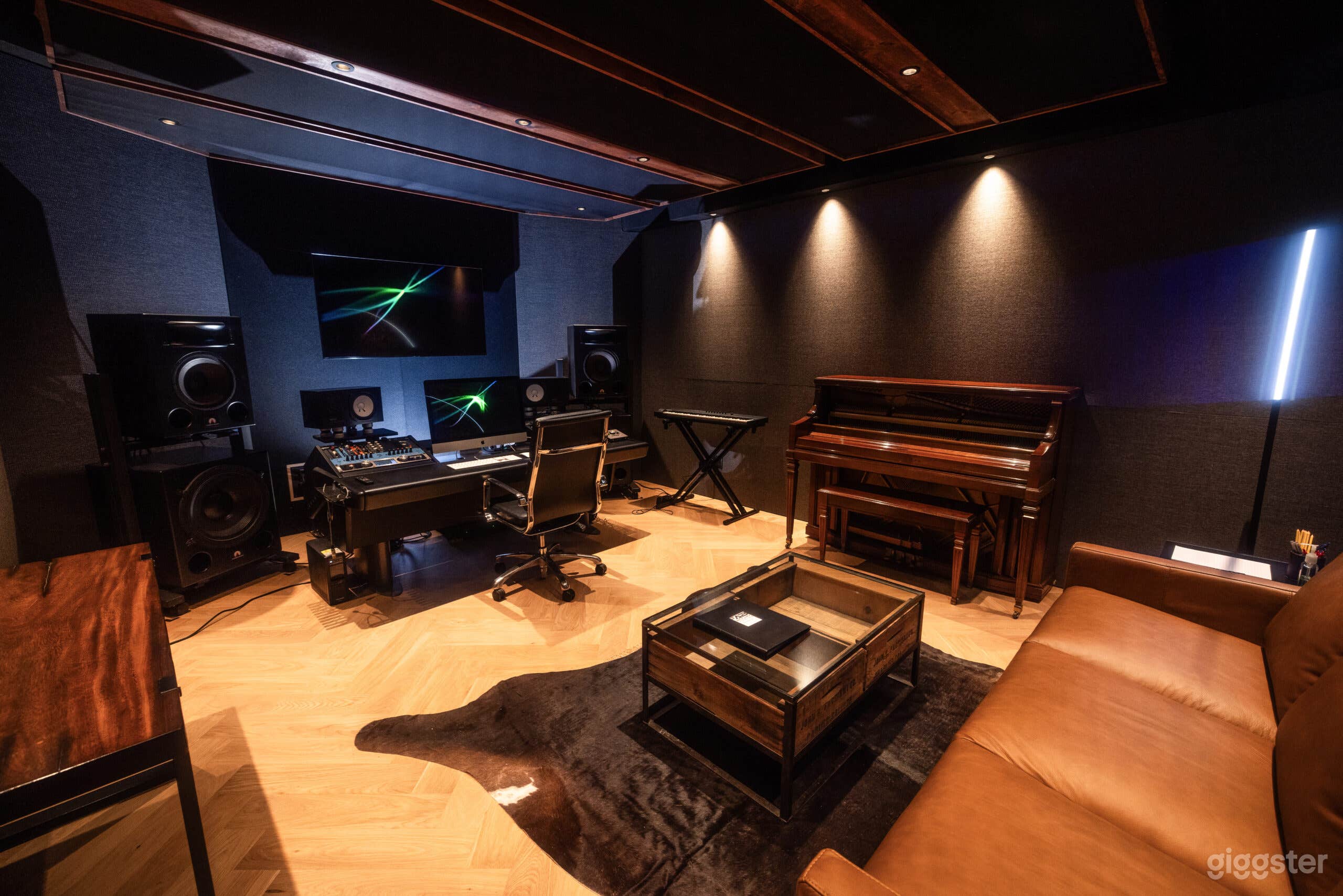 MELODY ROOM B Photo 1