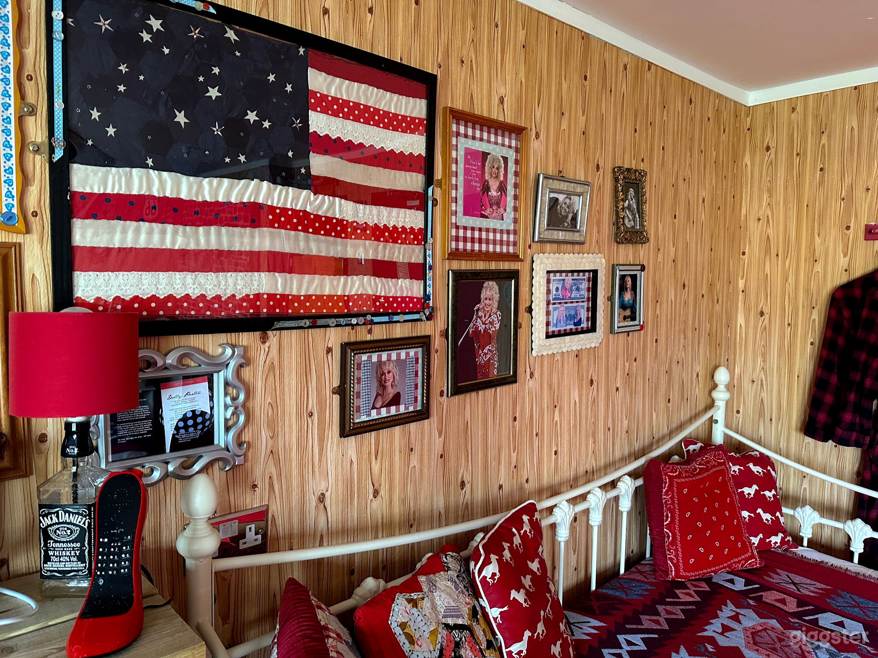 Dolly: An All American Themed Room Photo 4