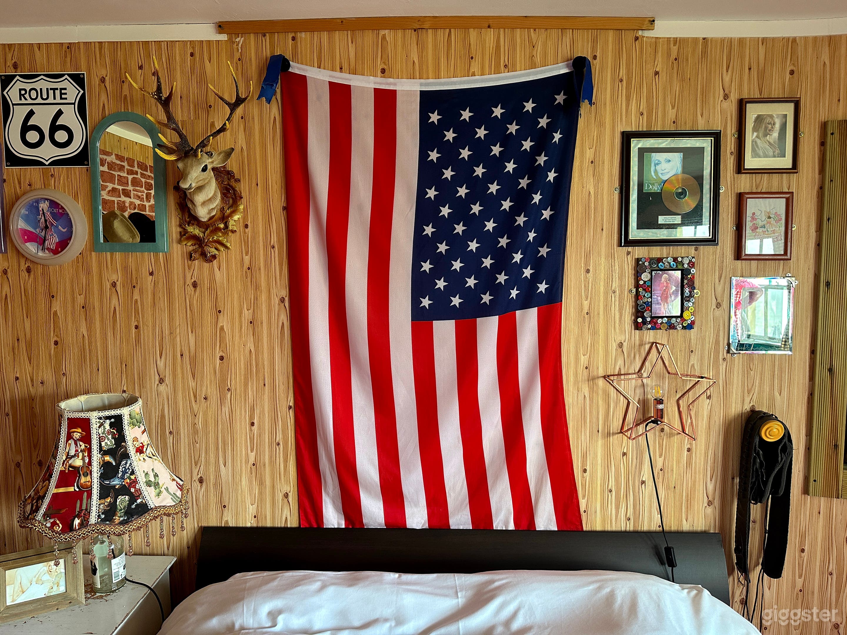 Dolly: An All American Themed Room Photo 2