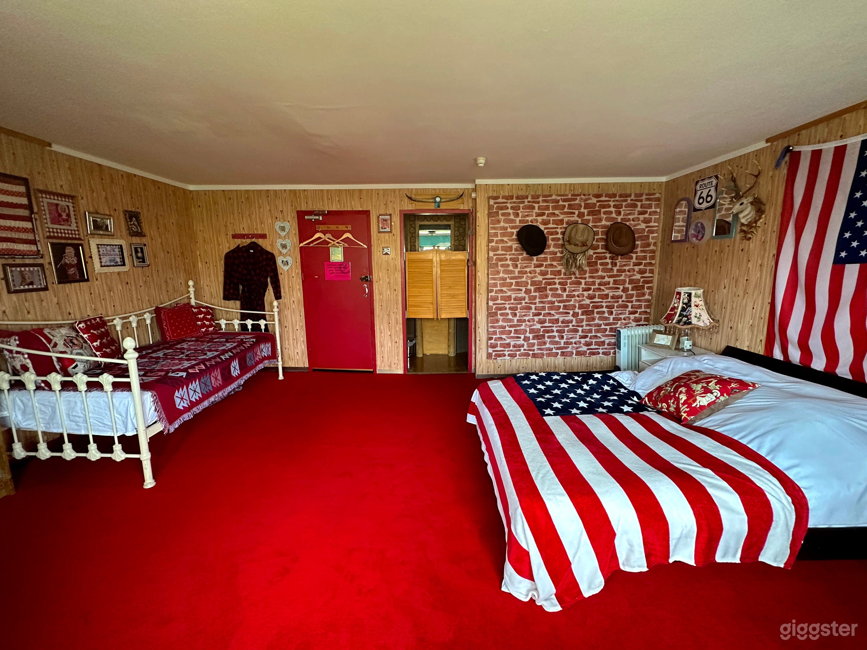 Dolly: An All American Themed Room Photo 3