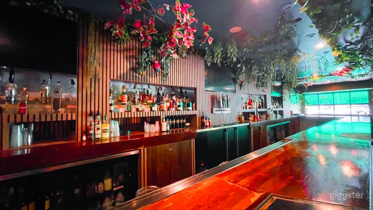  #7004 Bar Club Hollywood 