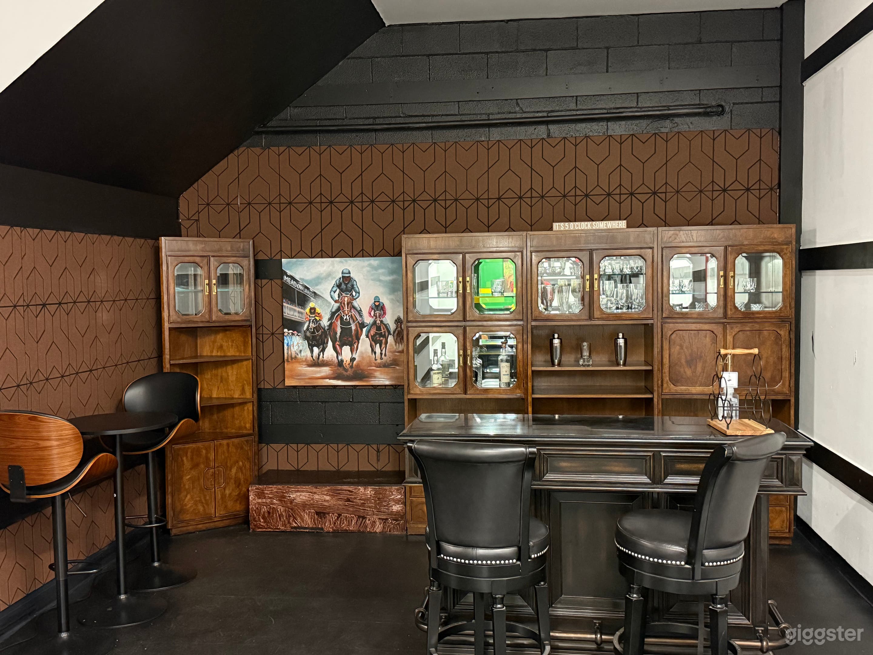 Happy Hour Creative Studio  Photo 1