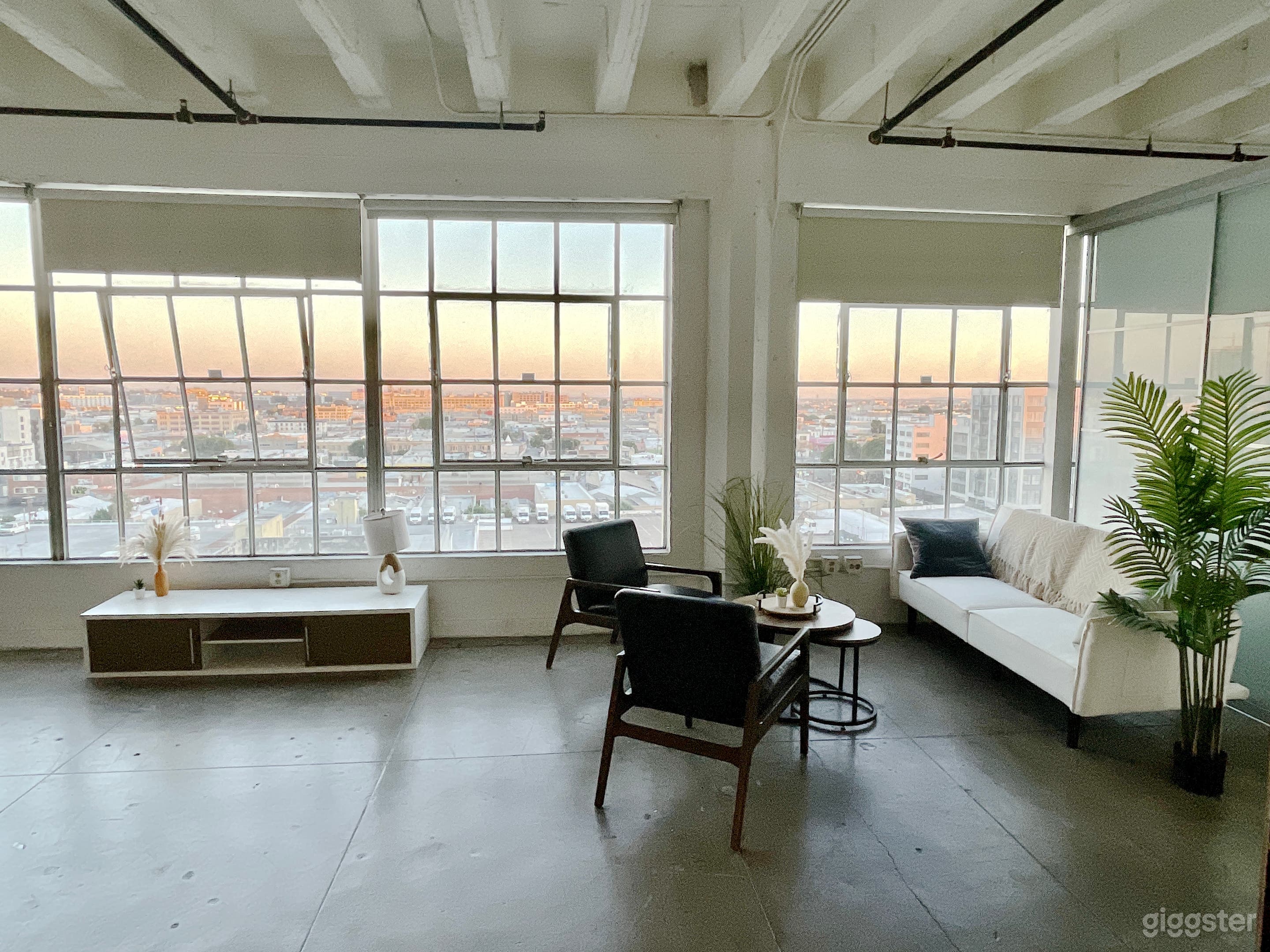 Loft Overlooking Downtown LA Photo 1
