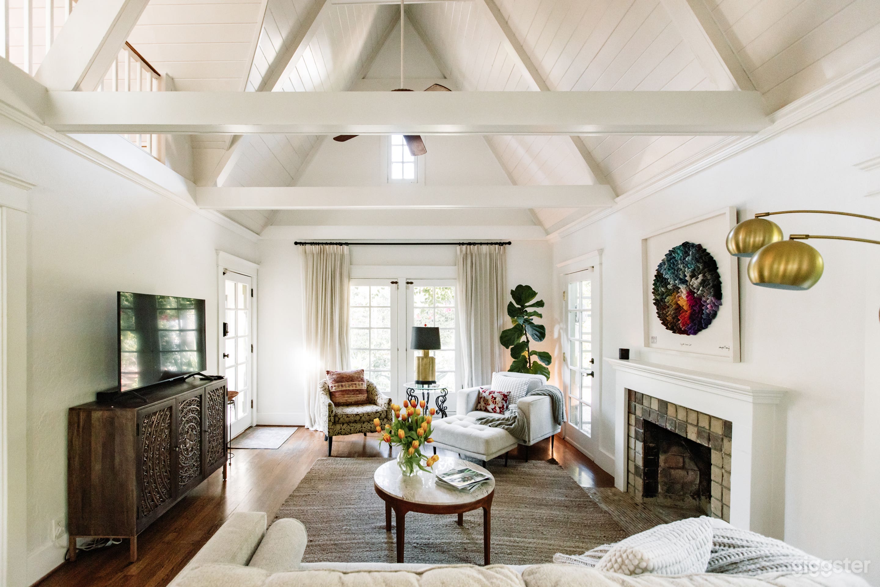 Vaulted ceiling in Living Room