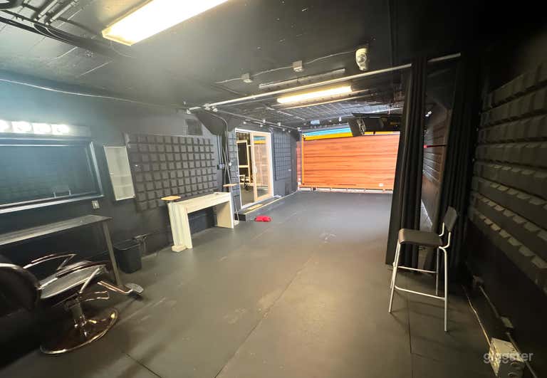  Photography Studio – Vanity, Backdrops & Lighting Grid 