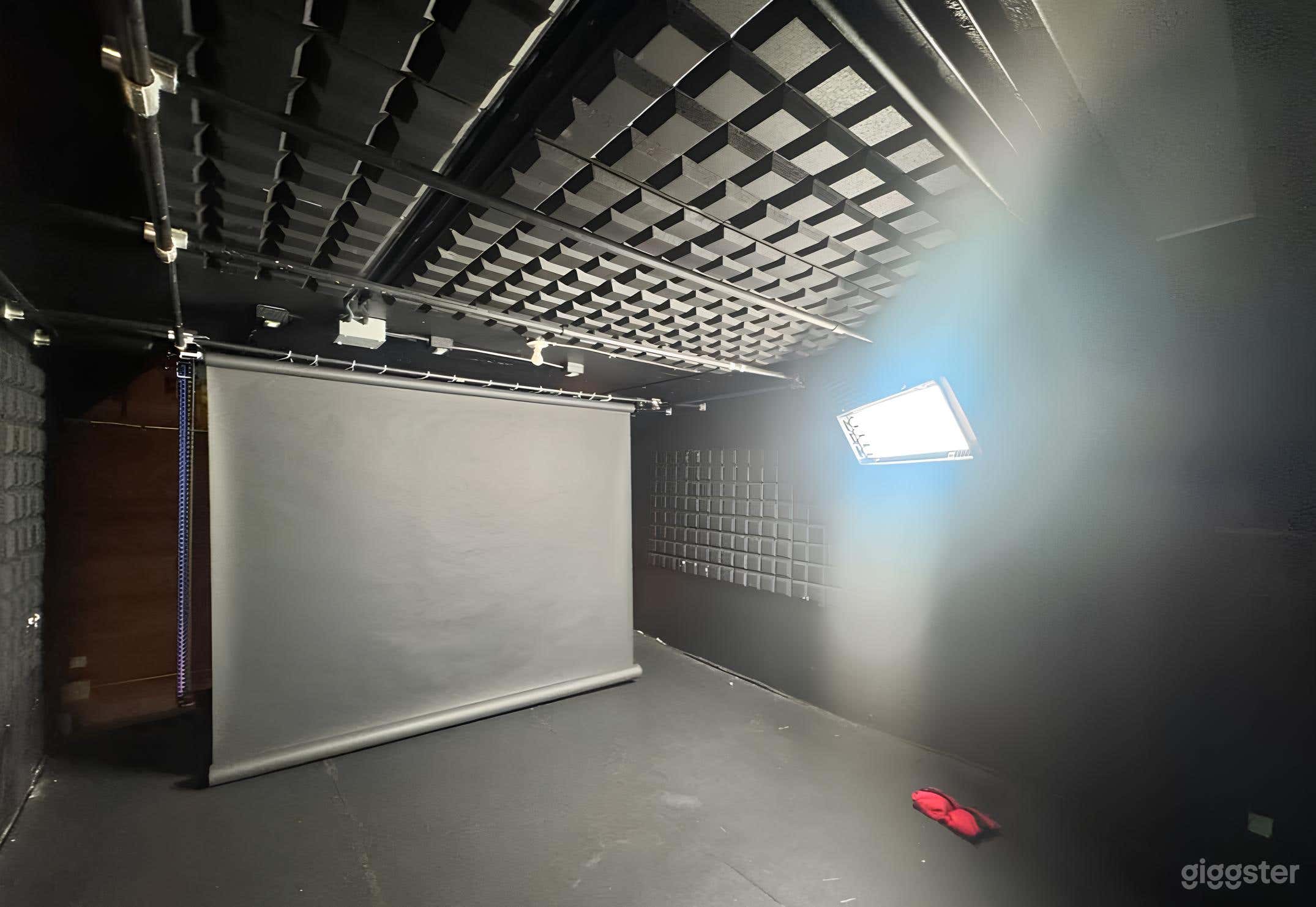 Photography Studio – Vanity, Backdrops &amp; Lighting Grid Photo 3