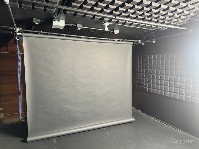  Photography Studio – Vanity, Backdrops & Lighting Grid 