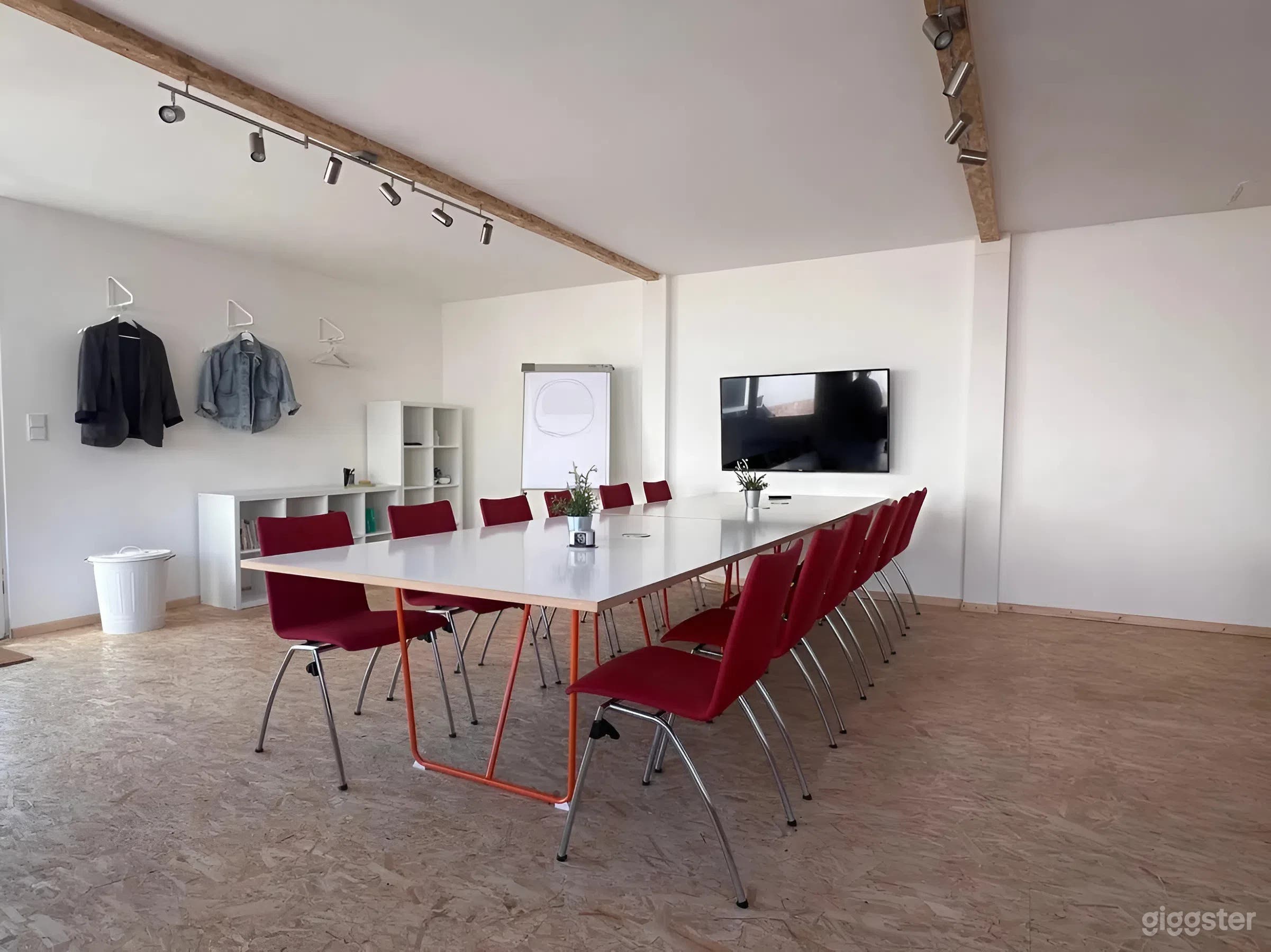 CUBE M | Kreativer Container Meeting- & Workshop-Raum Foto 4