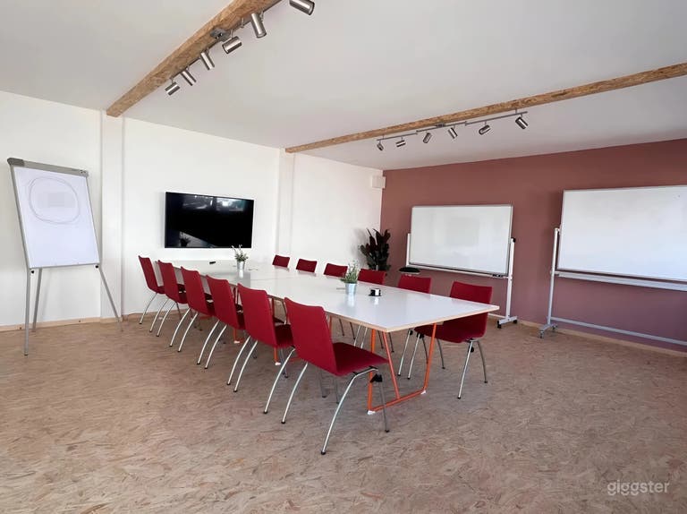  CUBE M | Kreativer Container Meeting- & Workshop-Raum 