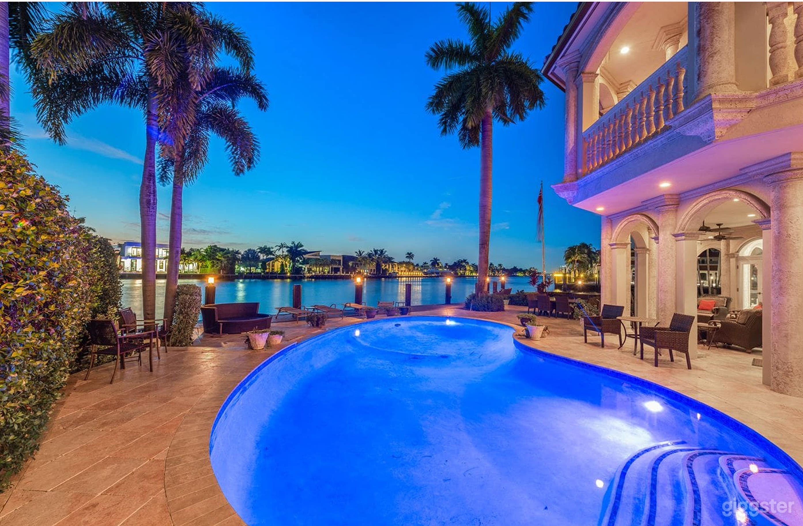 Infinity Pool With Wrap-Around Terrace, Sunset View Photo 2