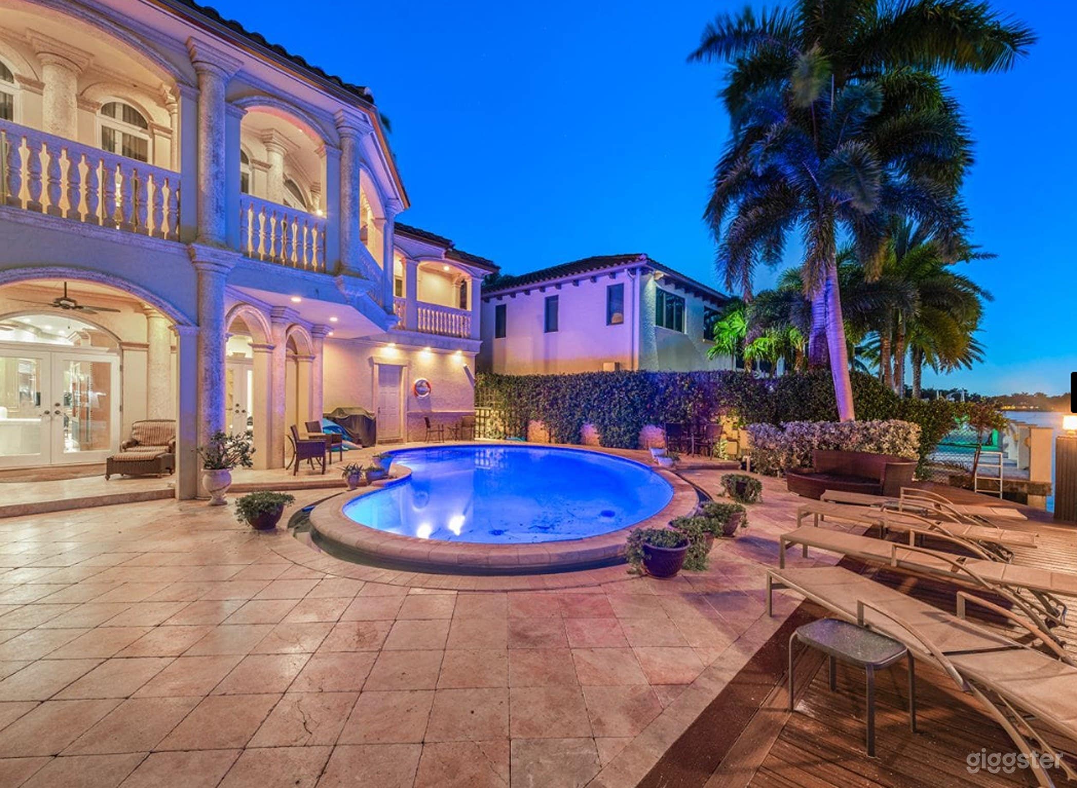 Infinity Pool With Wrap-Around Terrace, Sunset View Photo 3