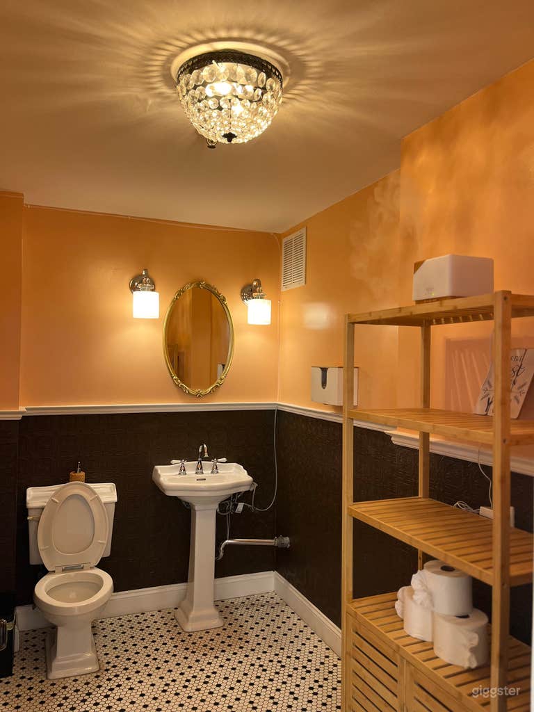  Your own private bathroom, meticulously cleaned daily. 