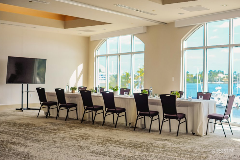  Spacious Bayview Room 