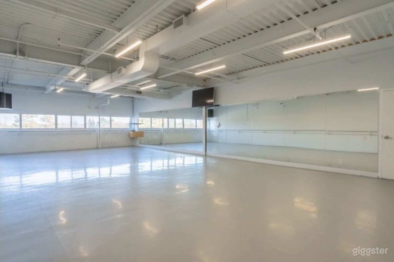 Studio 3 - 23’7 x 47’11 Dance Studio Photo 2