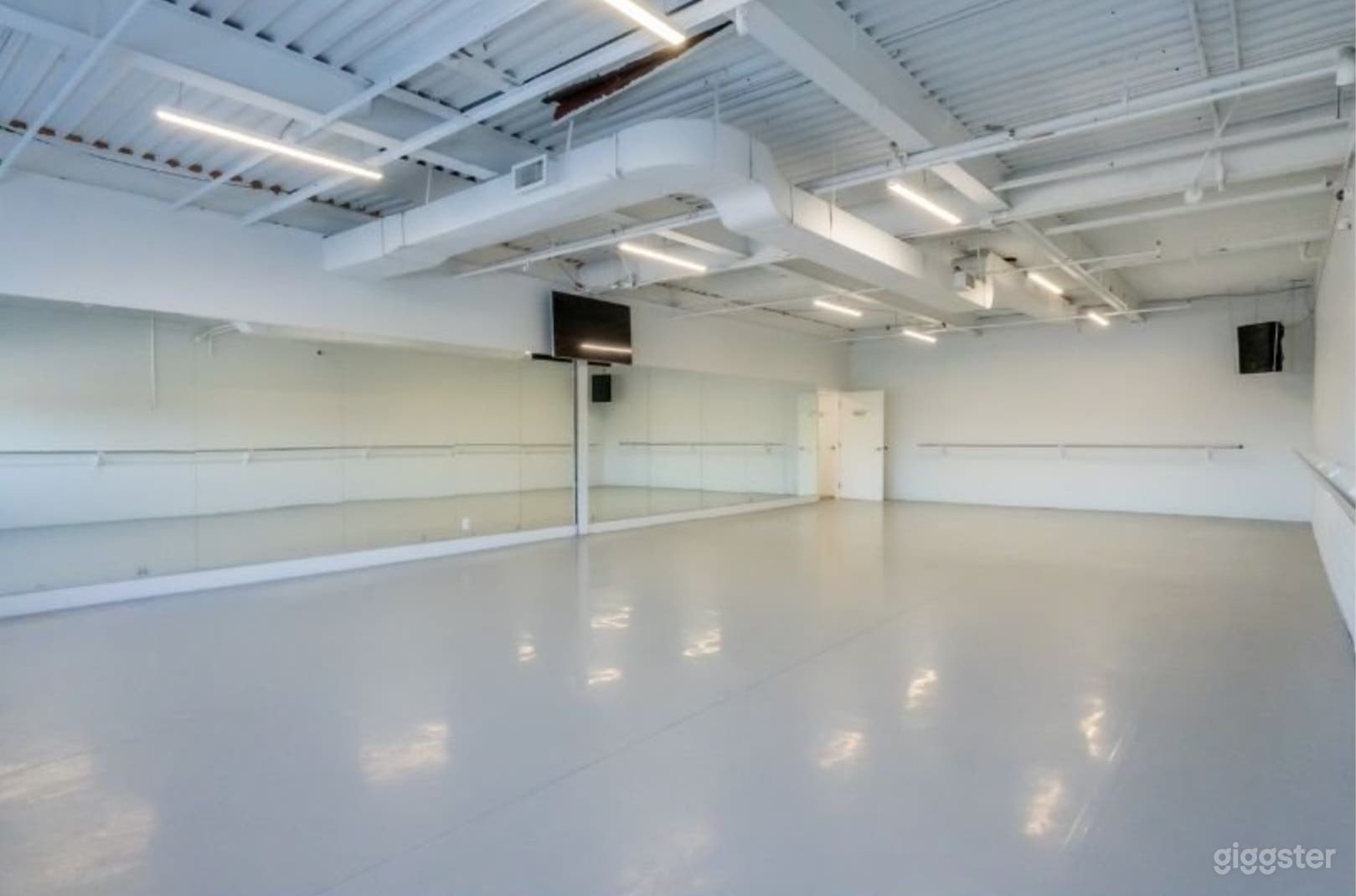 Studio 3 - 23’7 x 47’11 Dance Studio Photo 1