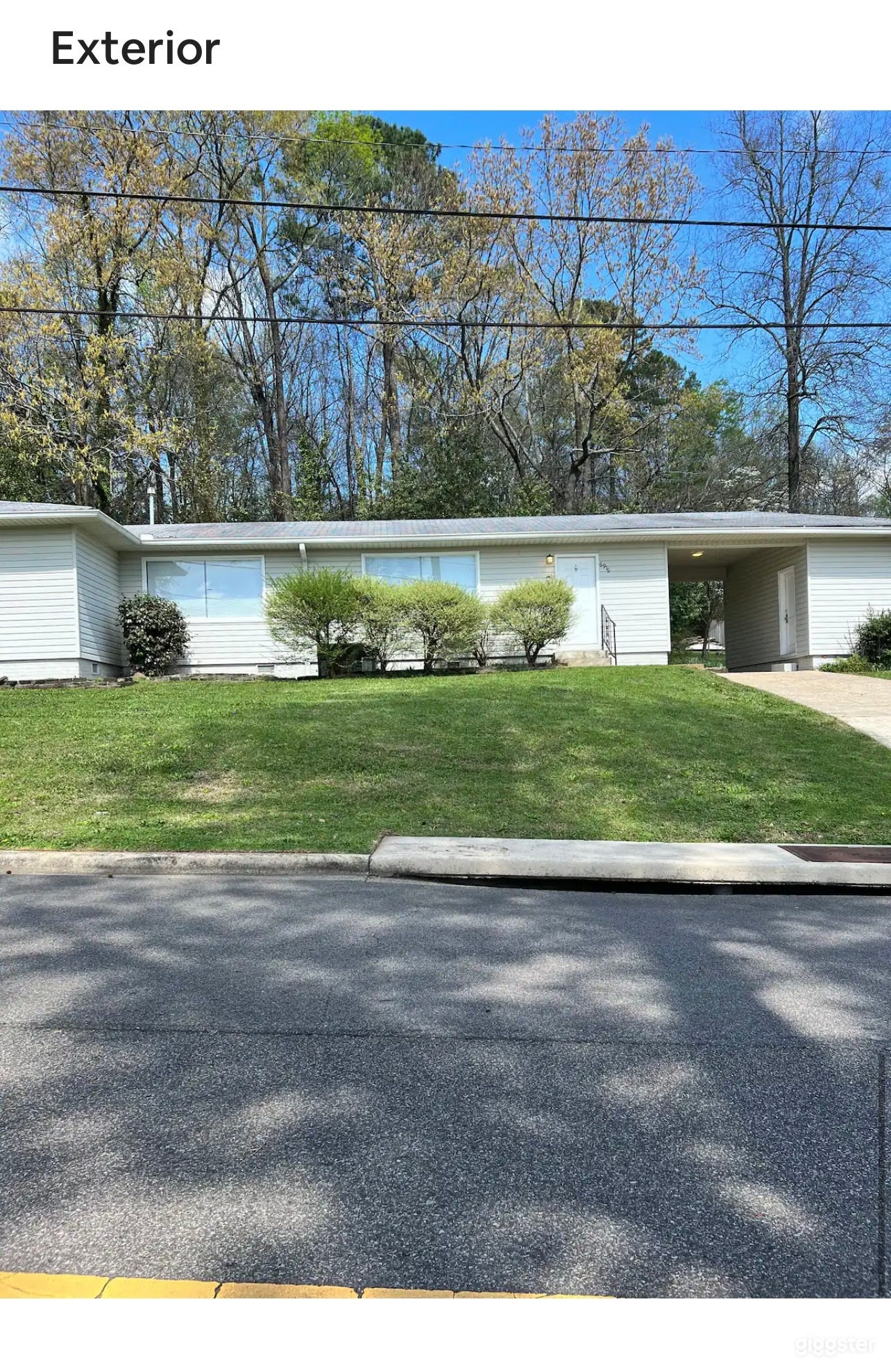 3bd Luxe Bungalow + BBQ Grill Mins from Airport! Photo 2