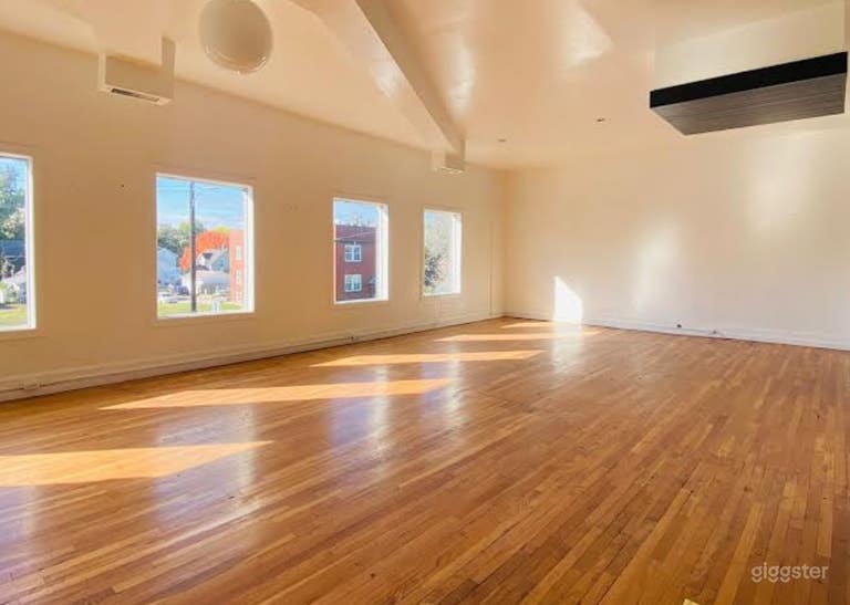  Bright and Lively Event Space in Des Moines 