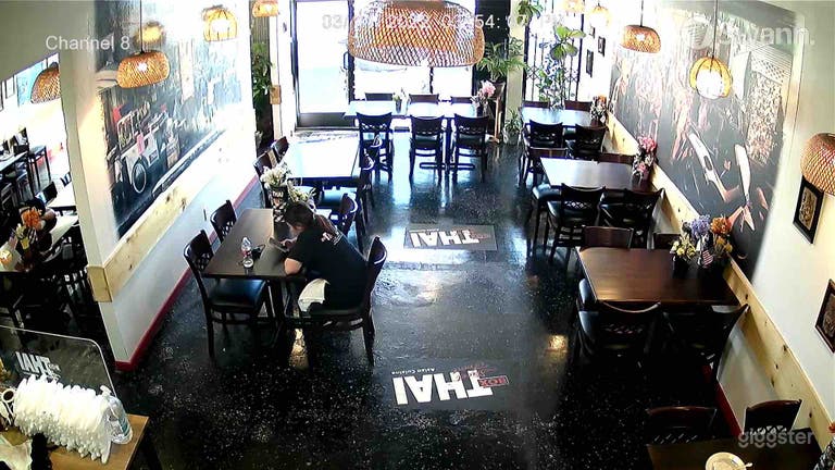  Very comfortable spacious Dinning room with Thai Murals and Art on the that gives you the feeling of being in Thailand  