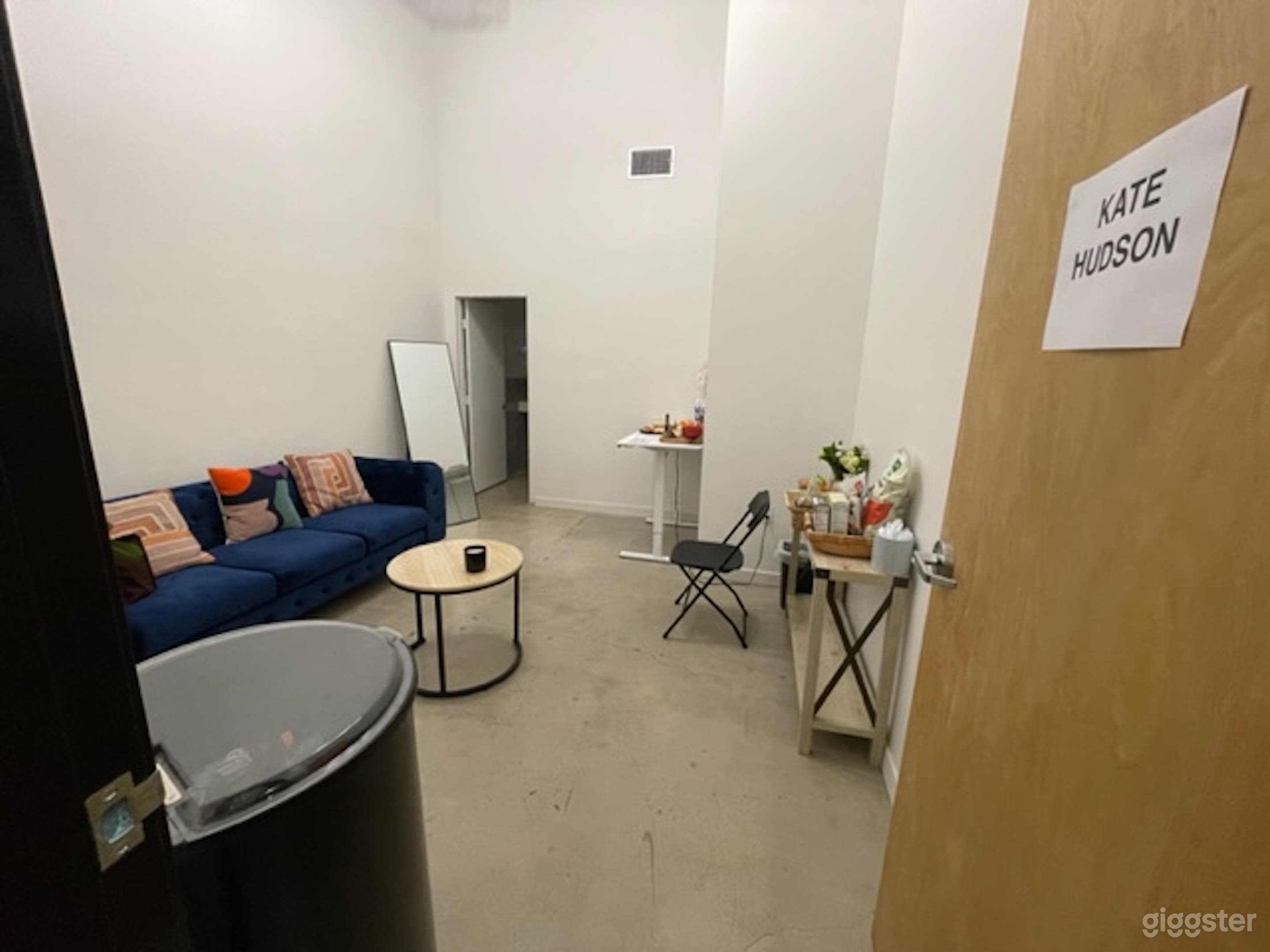(2) Green rooms with private restrooms