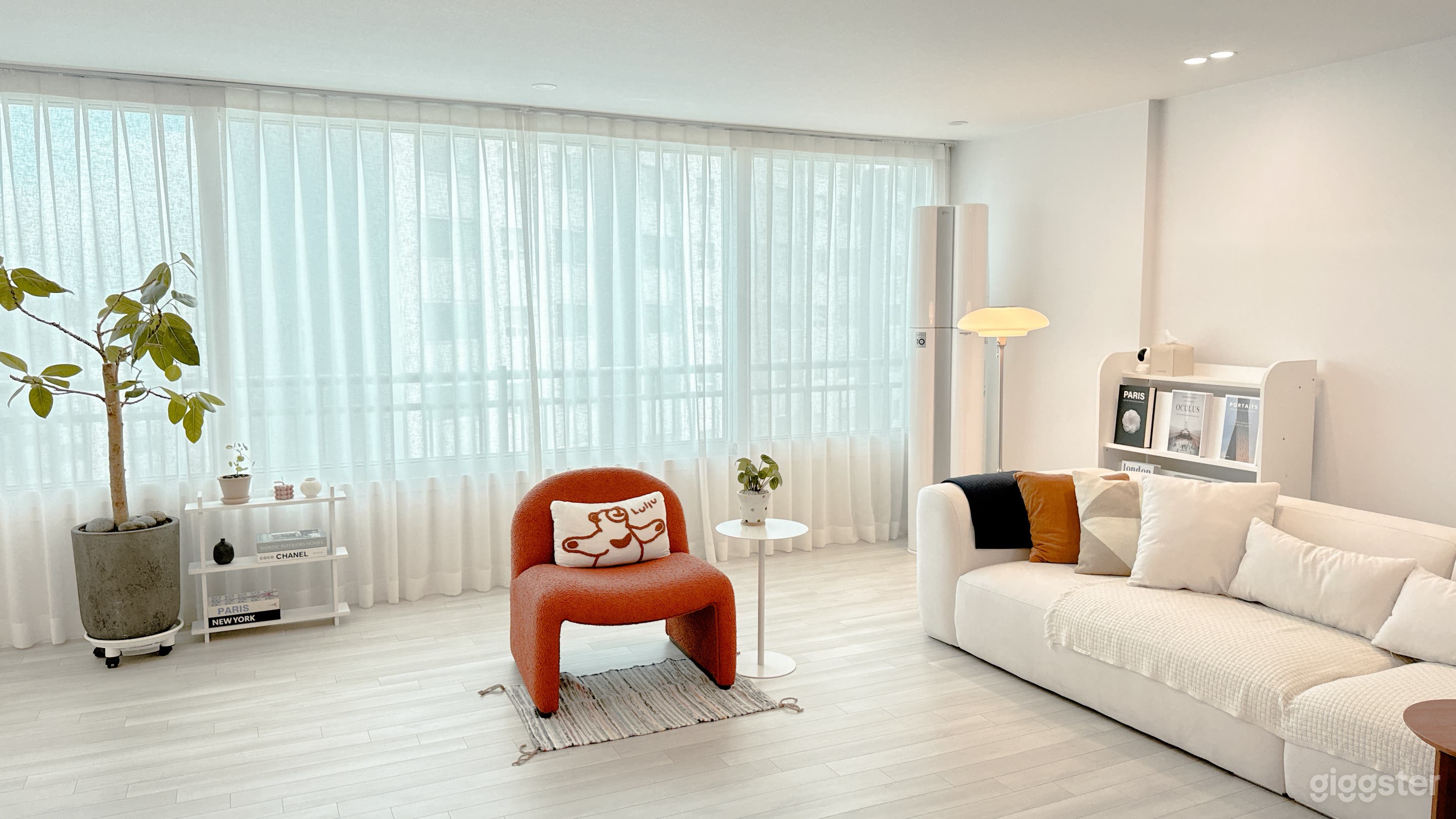 Modern & cozy warm home Apartment Photo 4