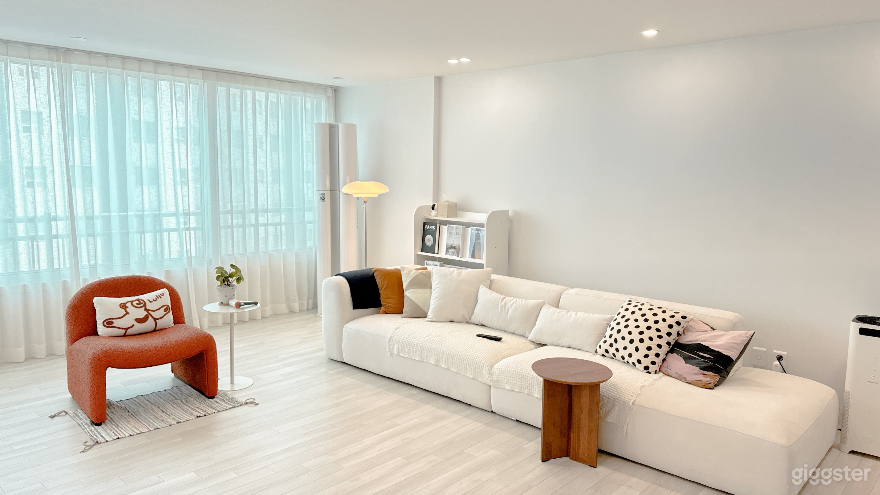 Modern & cozy warm home Apartment Photo 2