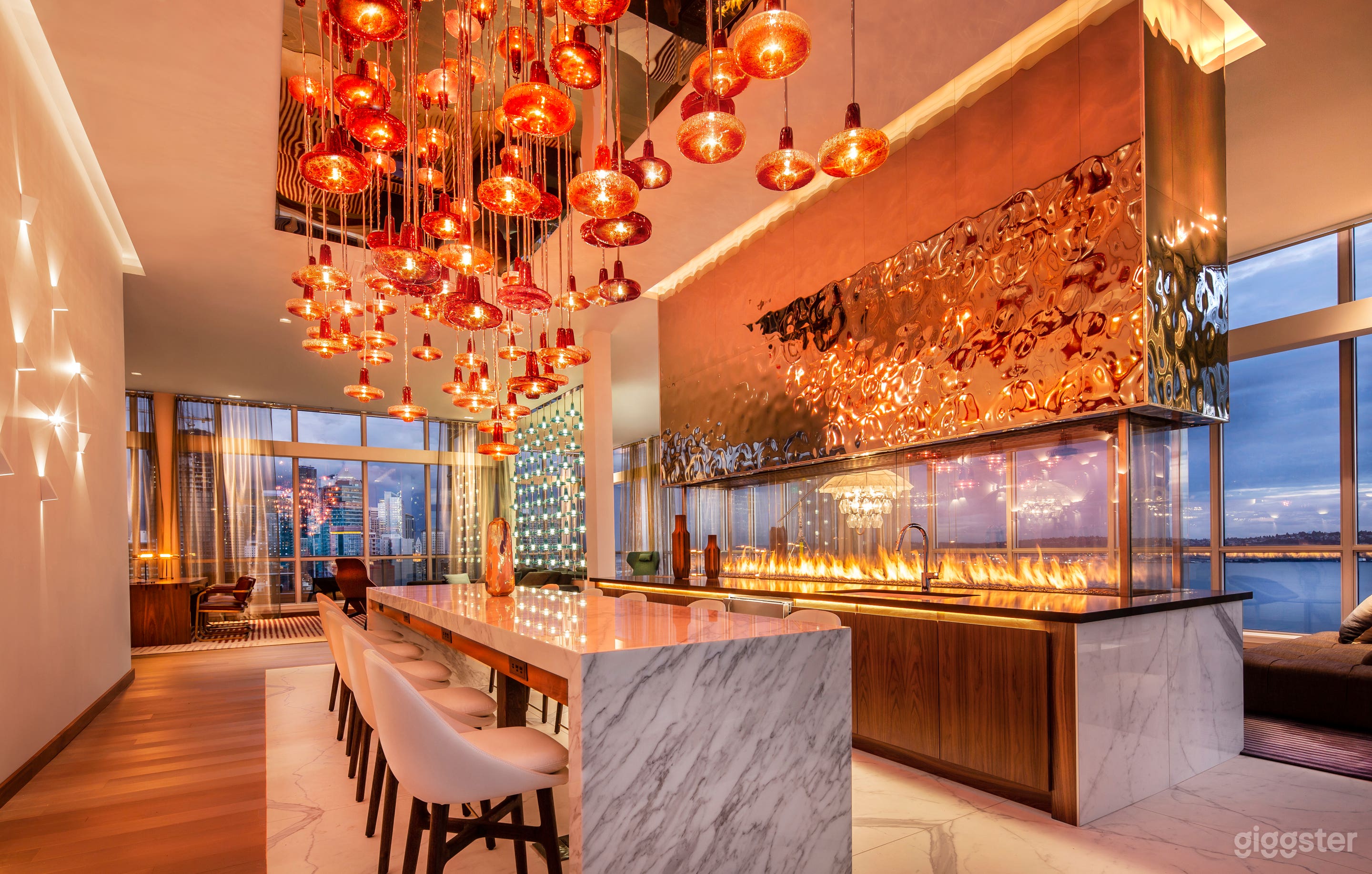 Sky Lounge &amp; Outdoor Terrace with Panoramic Seattle View Photo 1