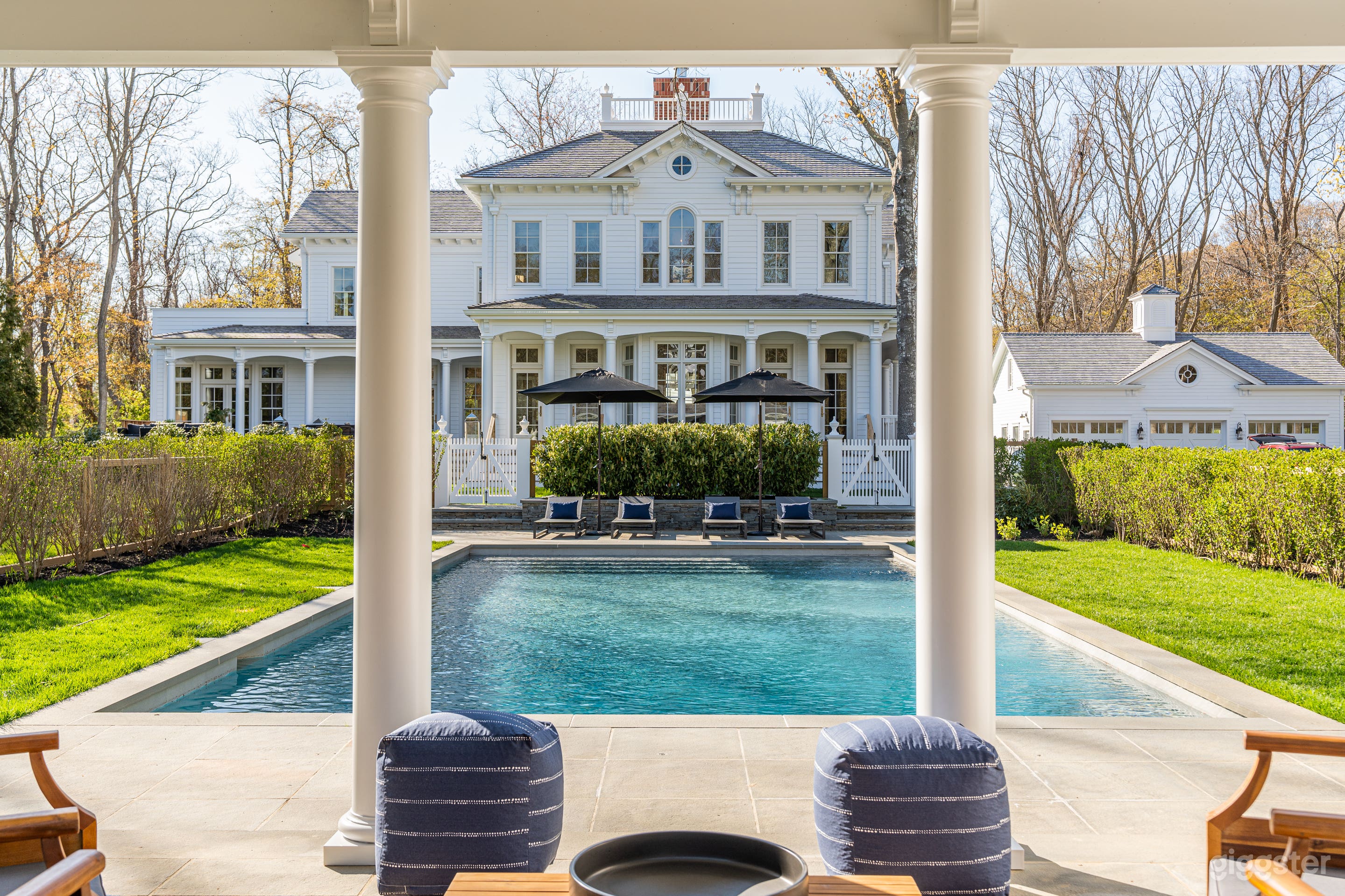 Classic European-style home on 4 private acres Photo 2