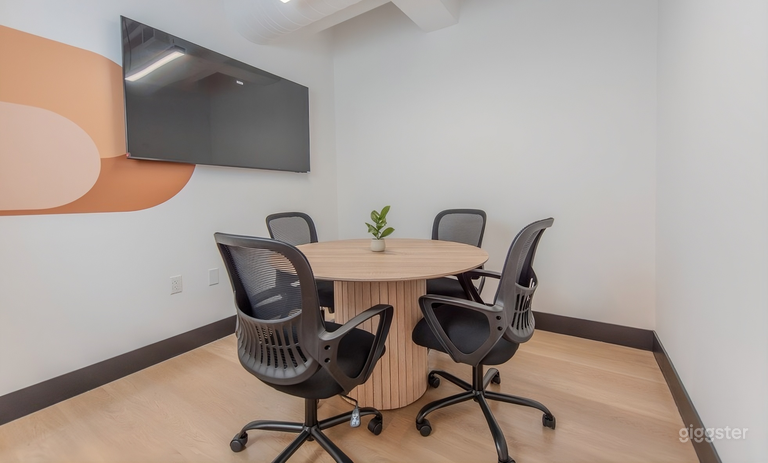  Private 4 Person Meeting Room in Miami Downtown 