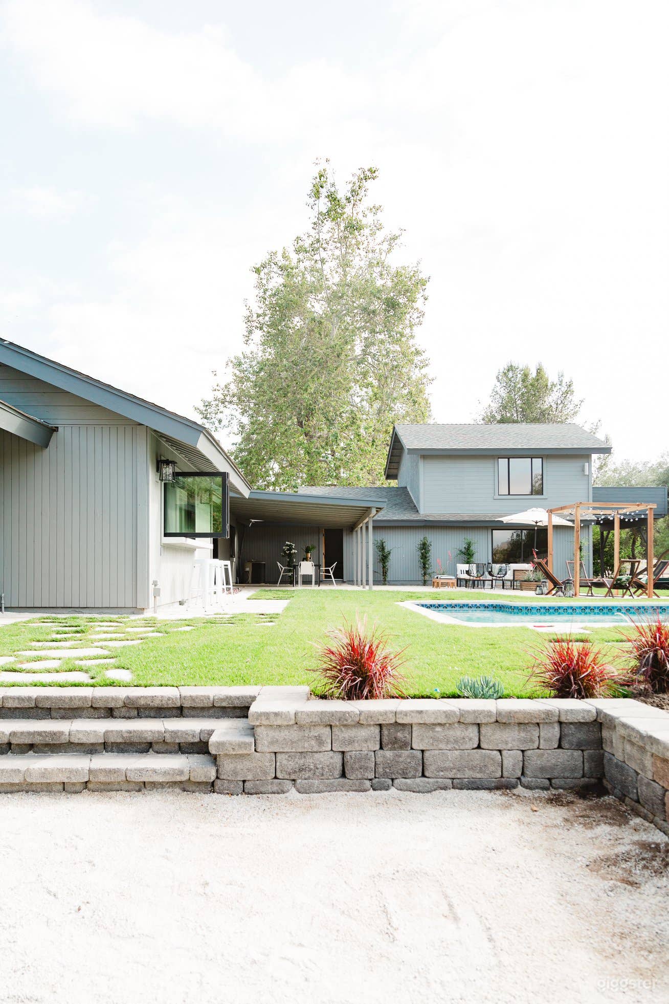 Regulation-Sized Tennis Court with Country Views Photo 3