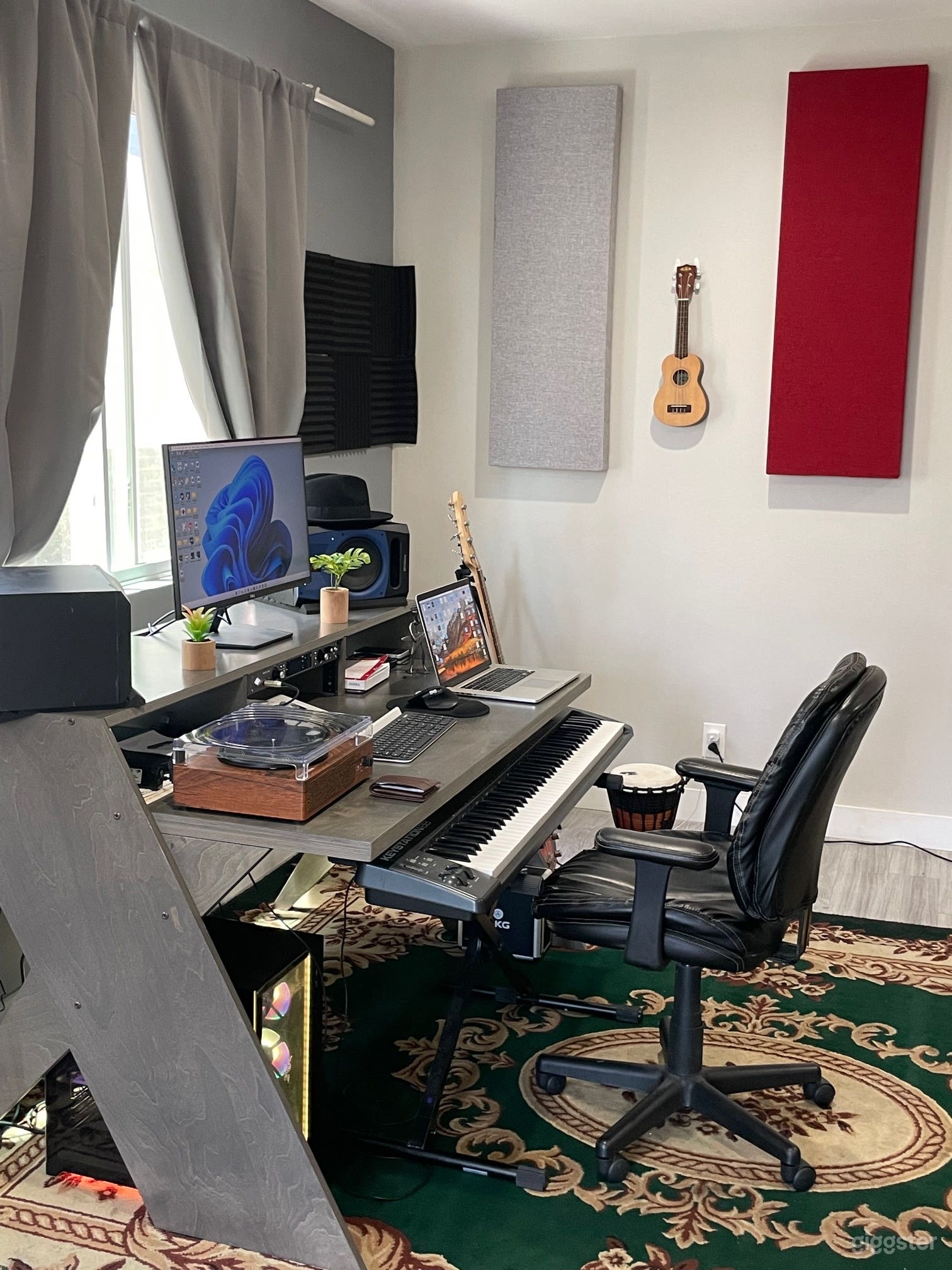 Studio Station (side)