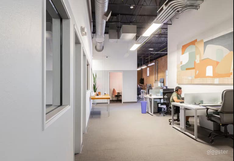  Bright & Welcoming Fully Furnished Conference Room 