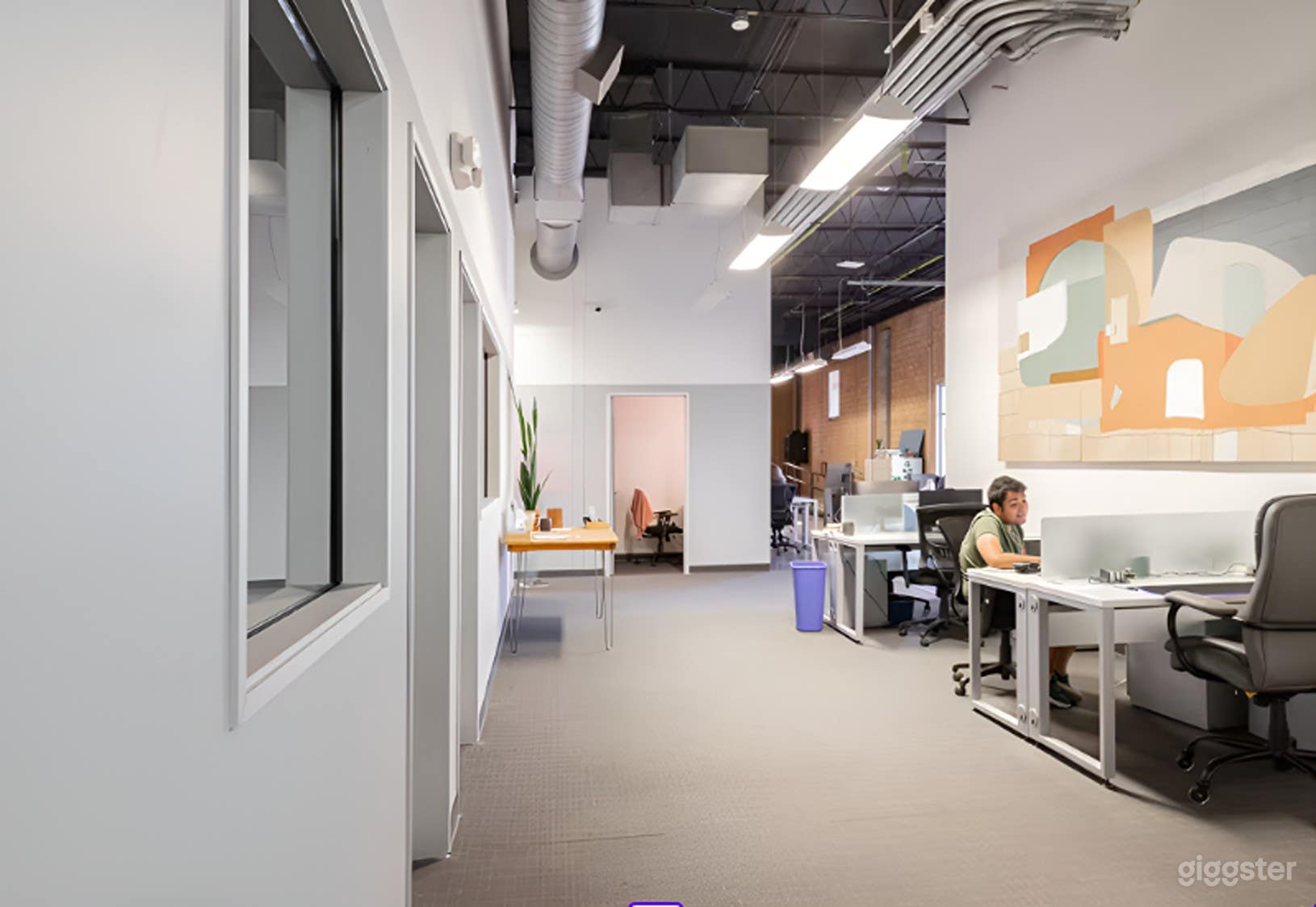 Bright &amp; Welcoming Fully Furnished Conference Room Photo 3