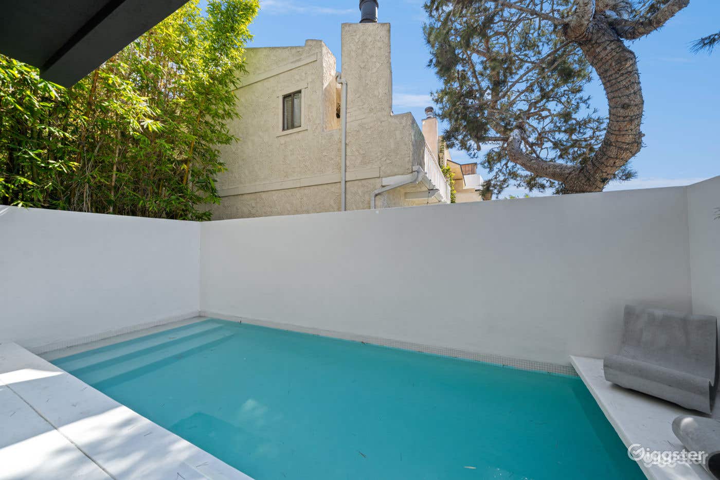 VENICE CANAL HOME WITH HIGH-END INTERIORS/POOL Photo 4