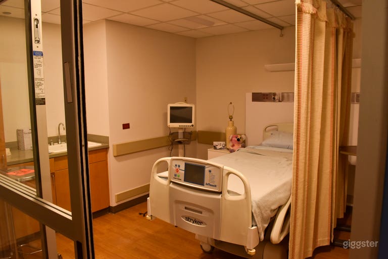  Classic Hospital 20 Mins from Downtown 