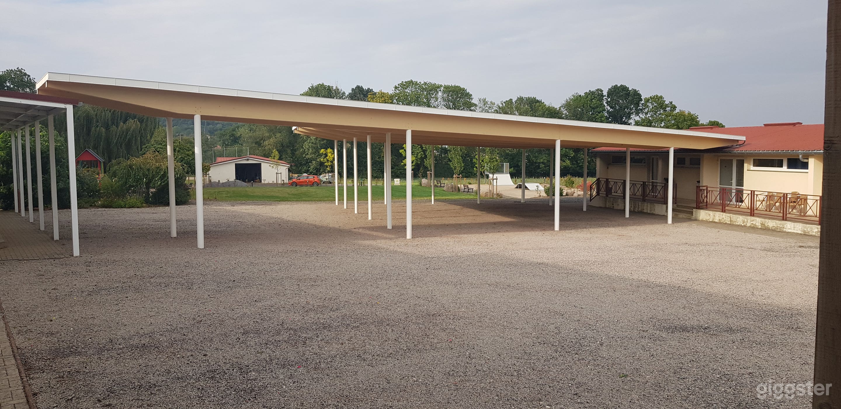 Photo de Flexible event venue with parking and equipment 1