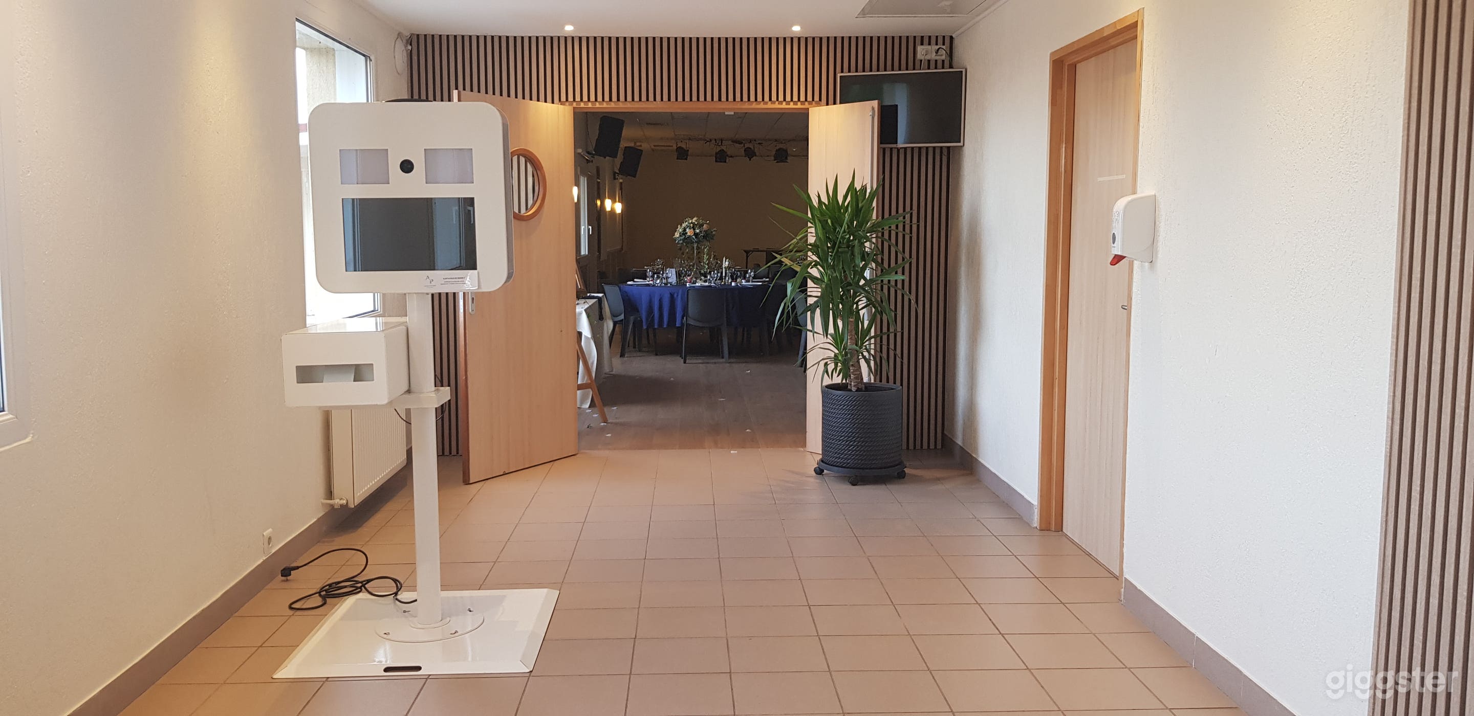 Photo de Flexible event venue with parking and equipment 4