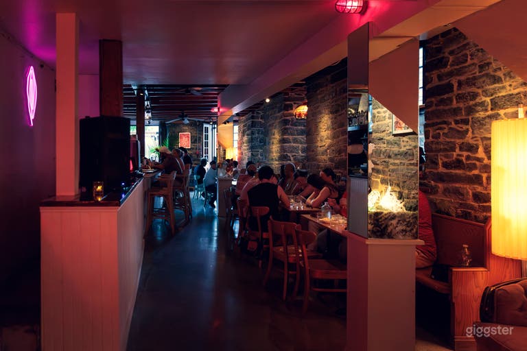  Coffee & bar with terrasse in old montreal, Mexican cantina 