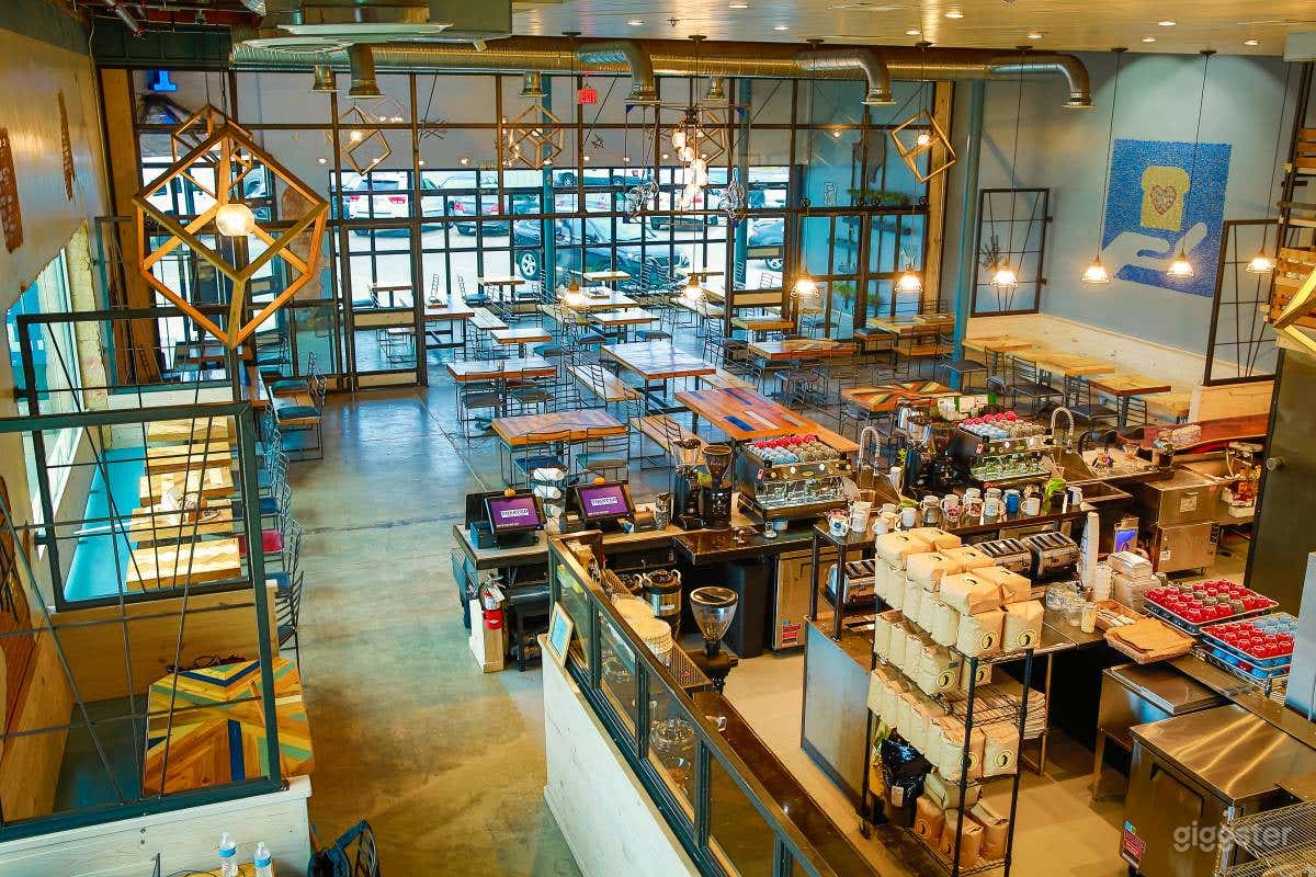 Coffeehouse with Bar &amp; Kitchen in Dallas City Photo 1