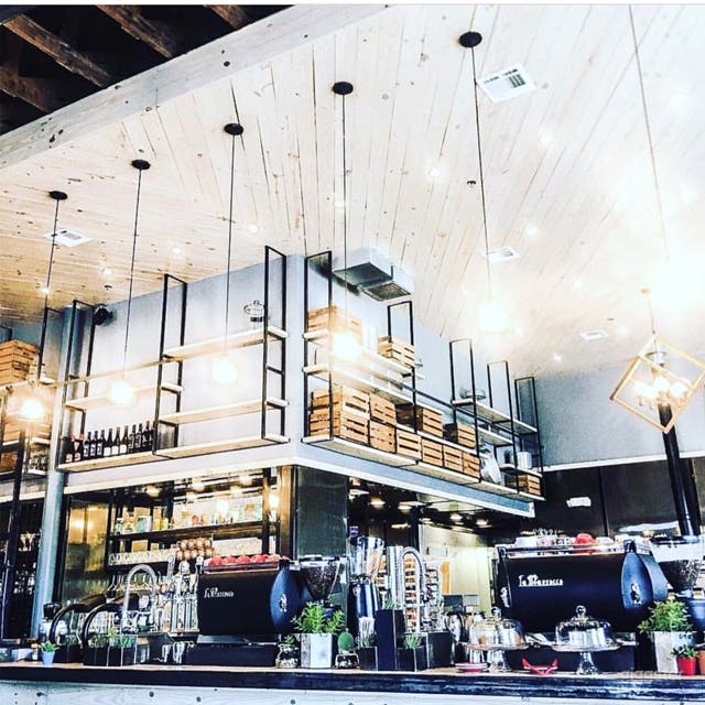  Coffeehouse with Bar & Kitchen in Dallas City 