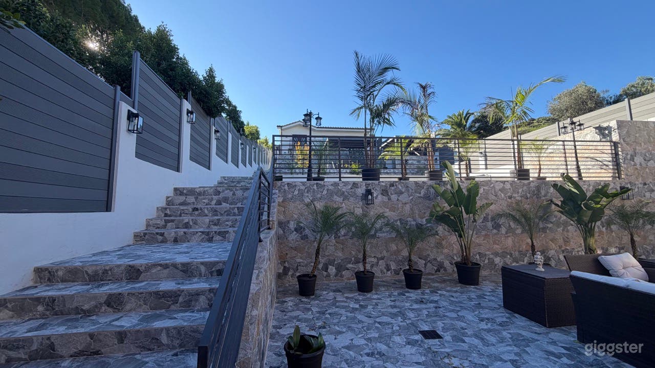 THE DOUBLE CROWN MANSION Photo 1