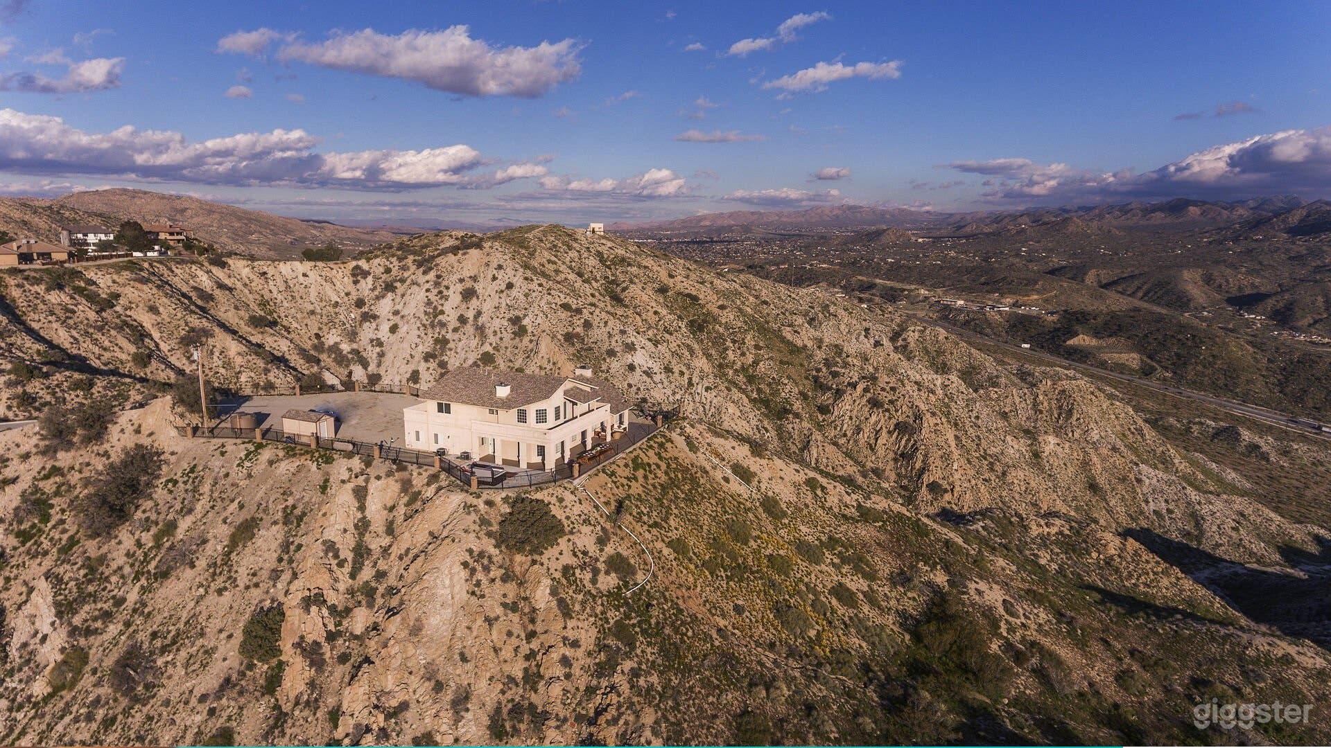 Summit House Photo 4