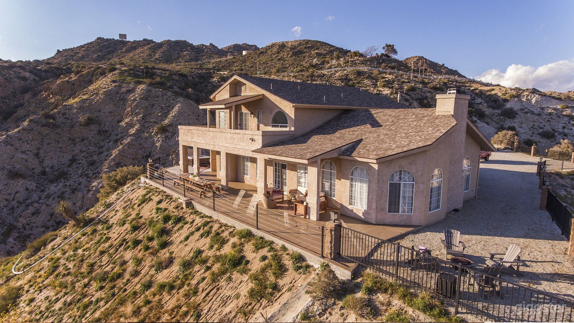 Summit House Photo 2