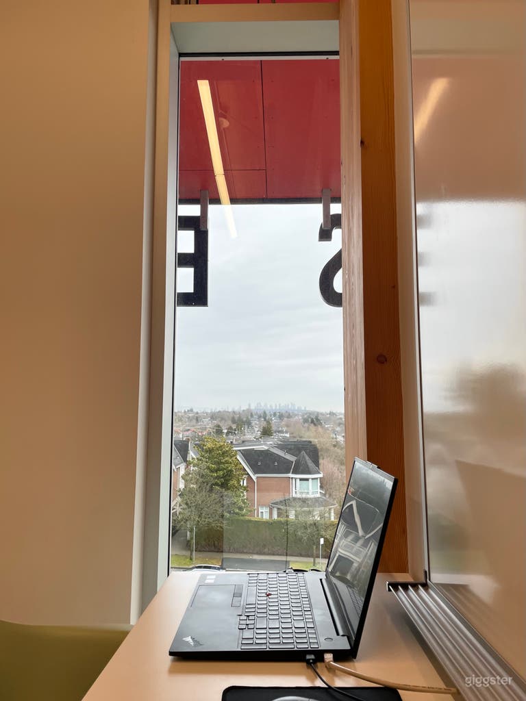  Beautiful view of the city! 