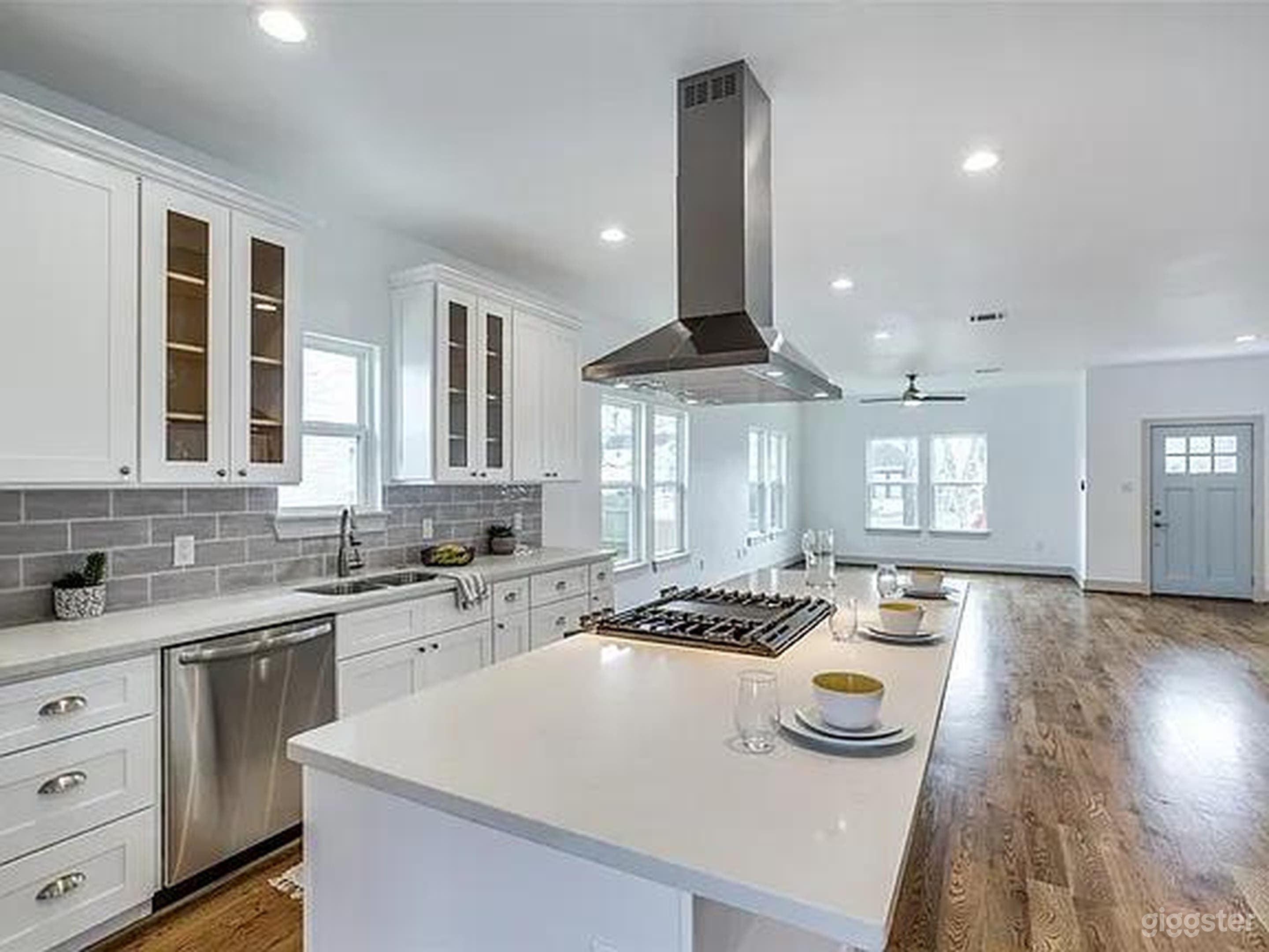 Bright East End Modern Farmhouse | Events + Content Shoots Photo 2