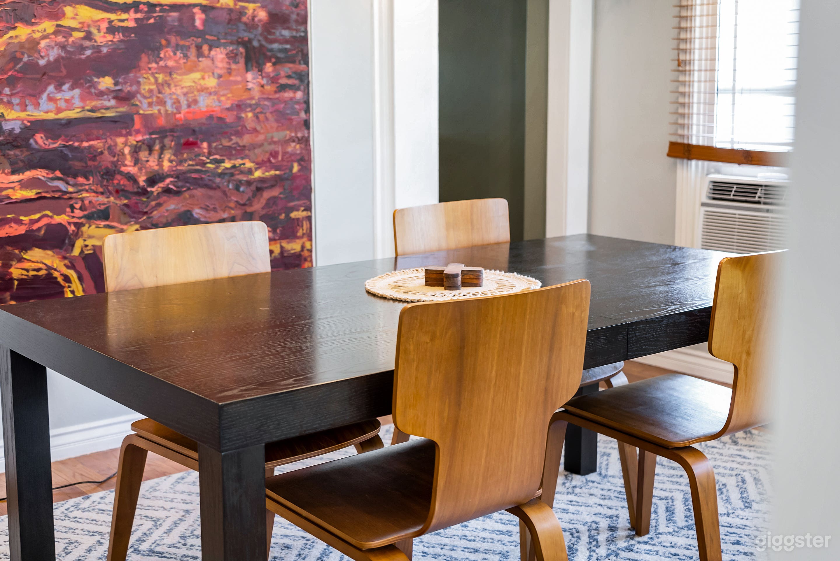 ORANGE RETRO CRAFTSMAN HOME IN LEIMERT PARK Photo 4